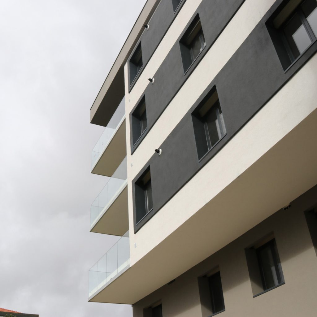 Lateral